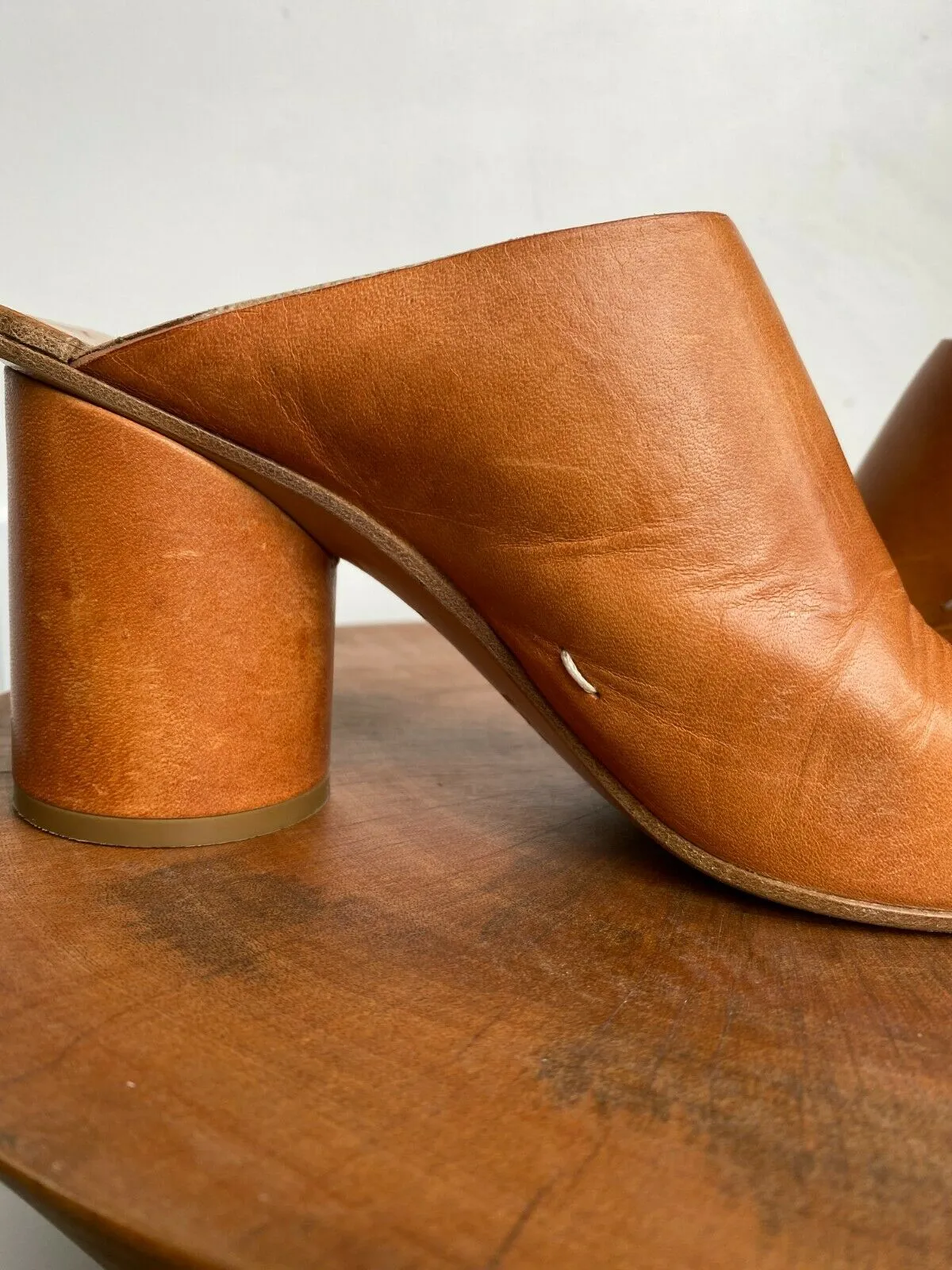 CAMEL TABI HEEL